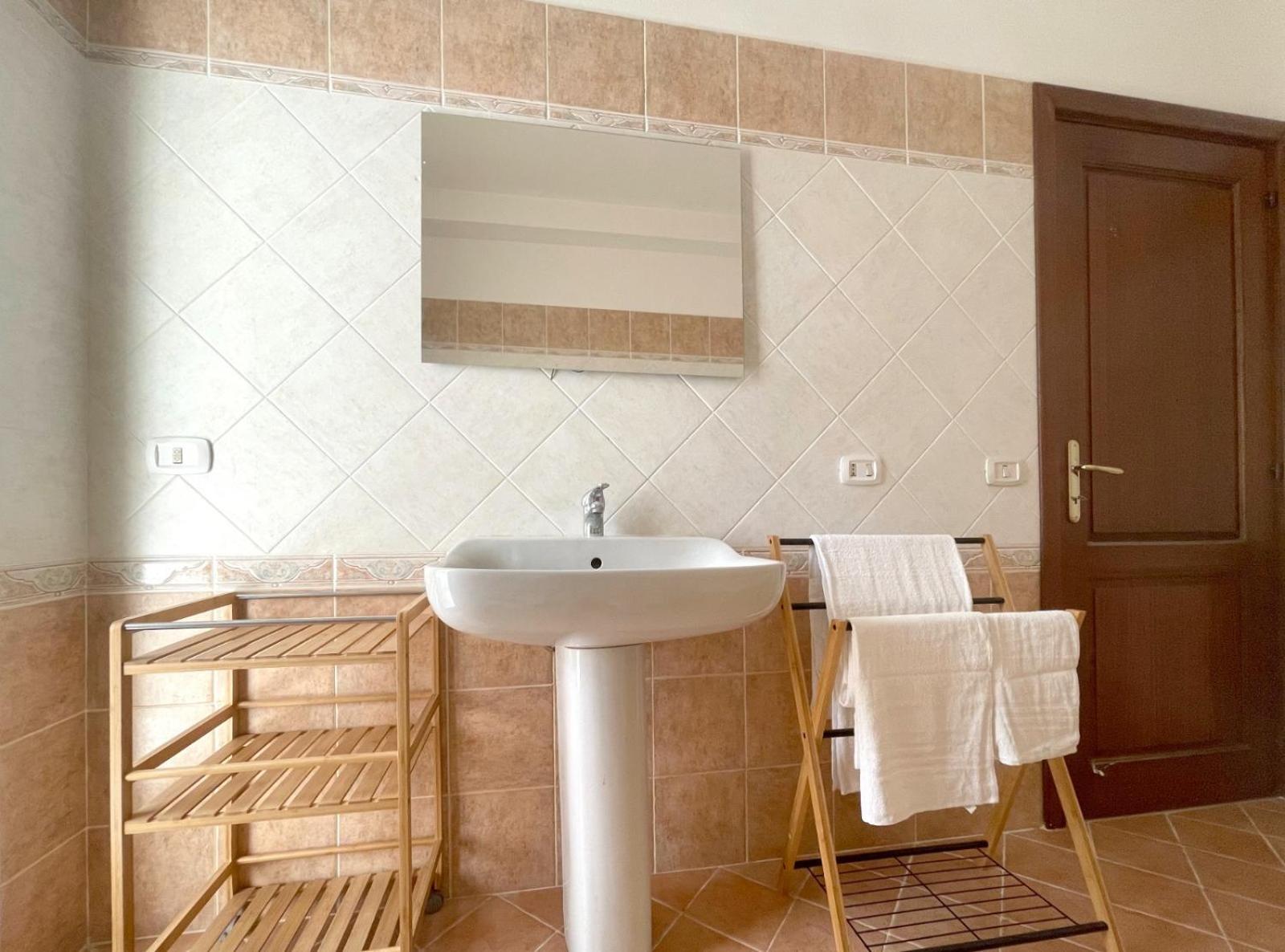 Cocteau House Apartment ออลเบีย ภายนอก รูปภาพ
